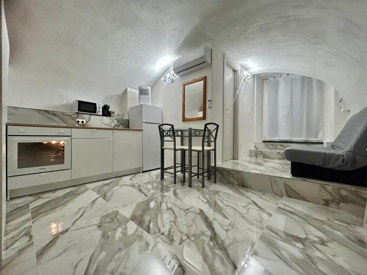 Cave House Apartment Μεντόν Εξωτερικό φωτογραφία